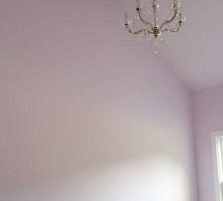 vaulted ceiling, chandelier